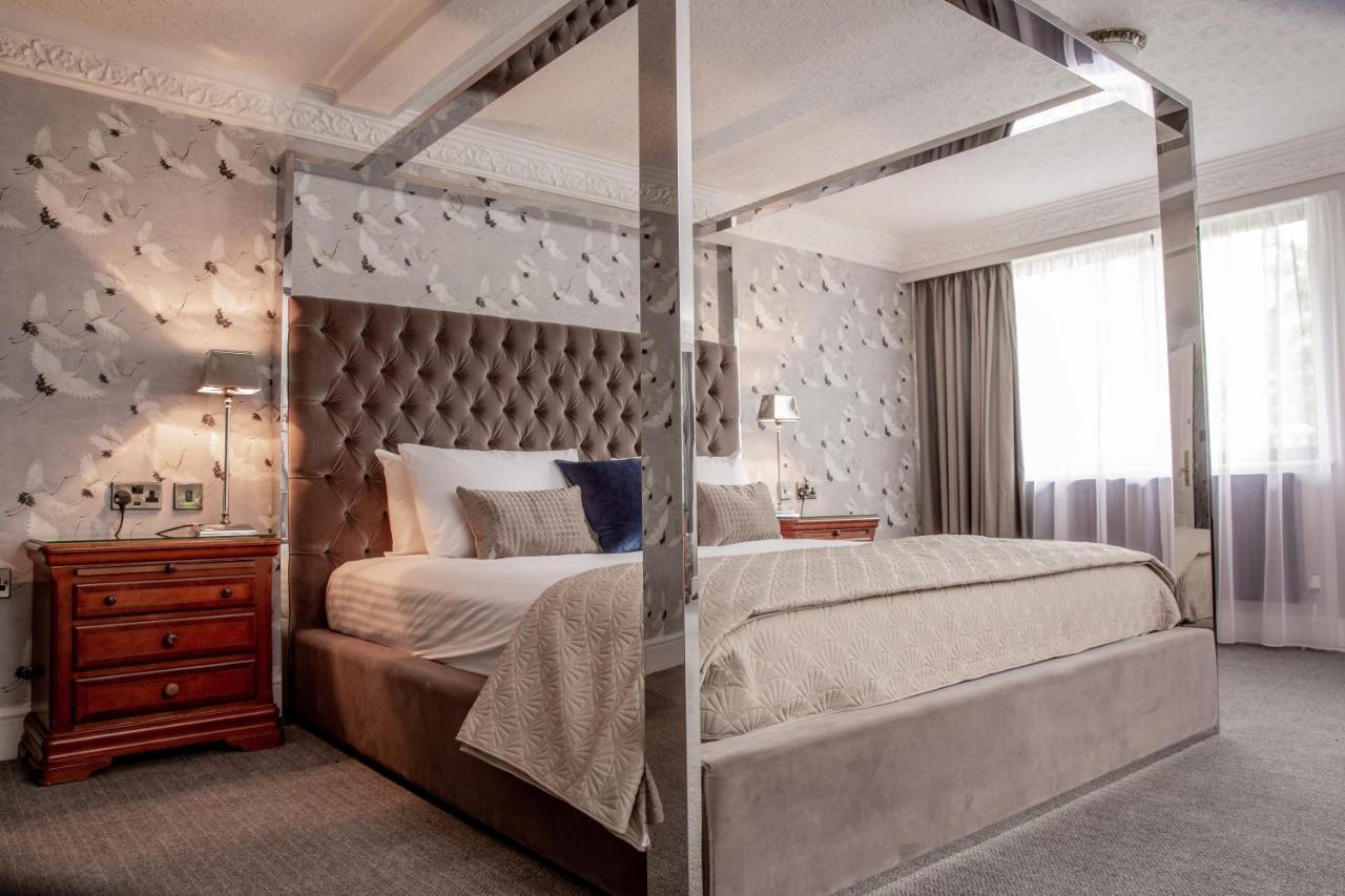 Bredbury Hall Hotel สต็อกพอร์ต ภายนอก รูปภาพ