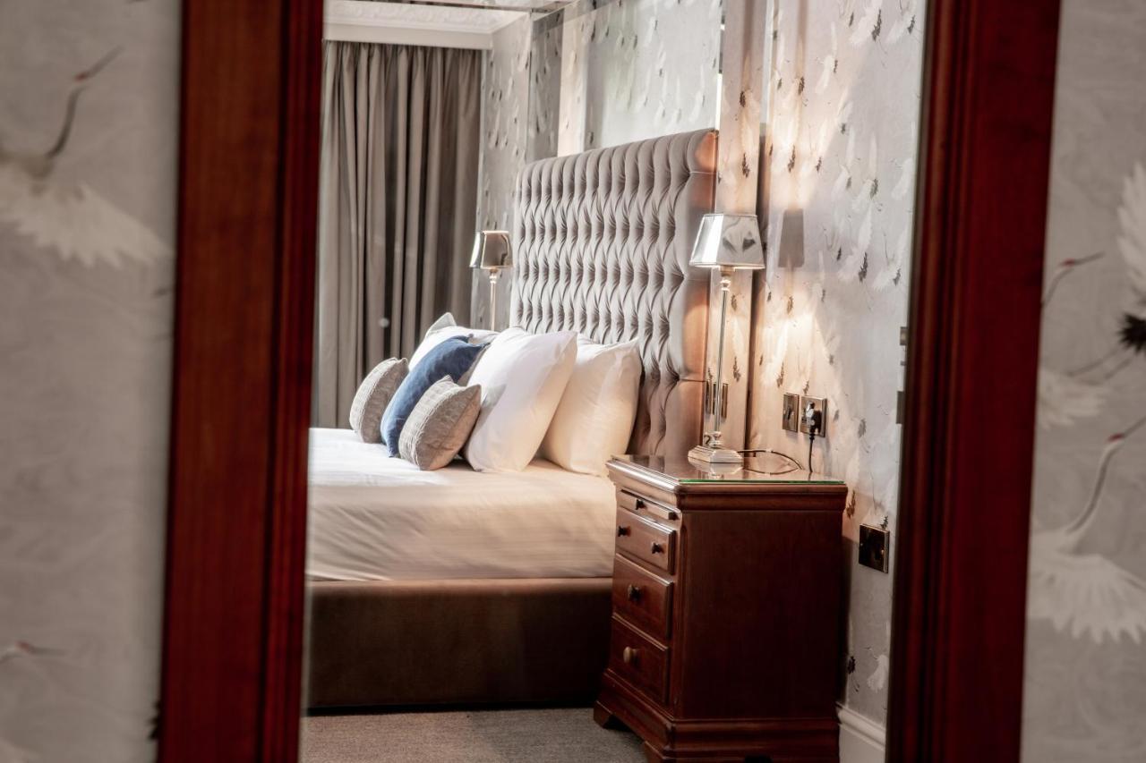 Bredbury Hall Hotel สต็อกพอร์ต ภายนอก รูปภาพ