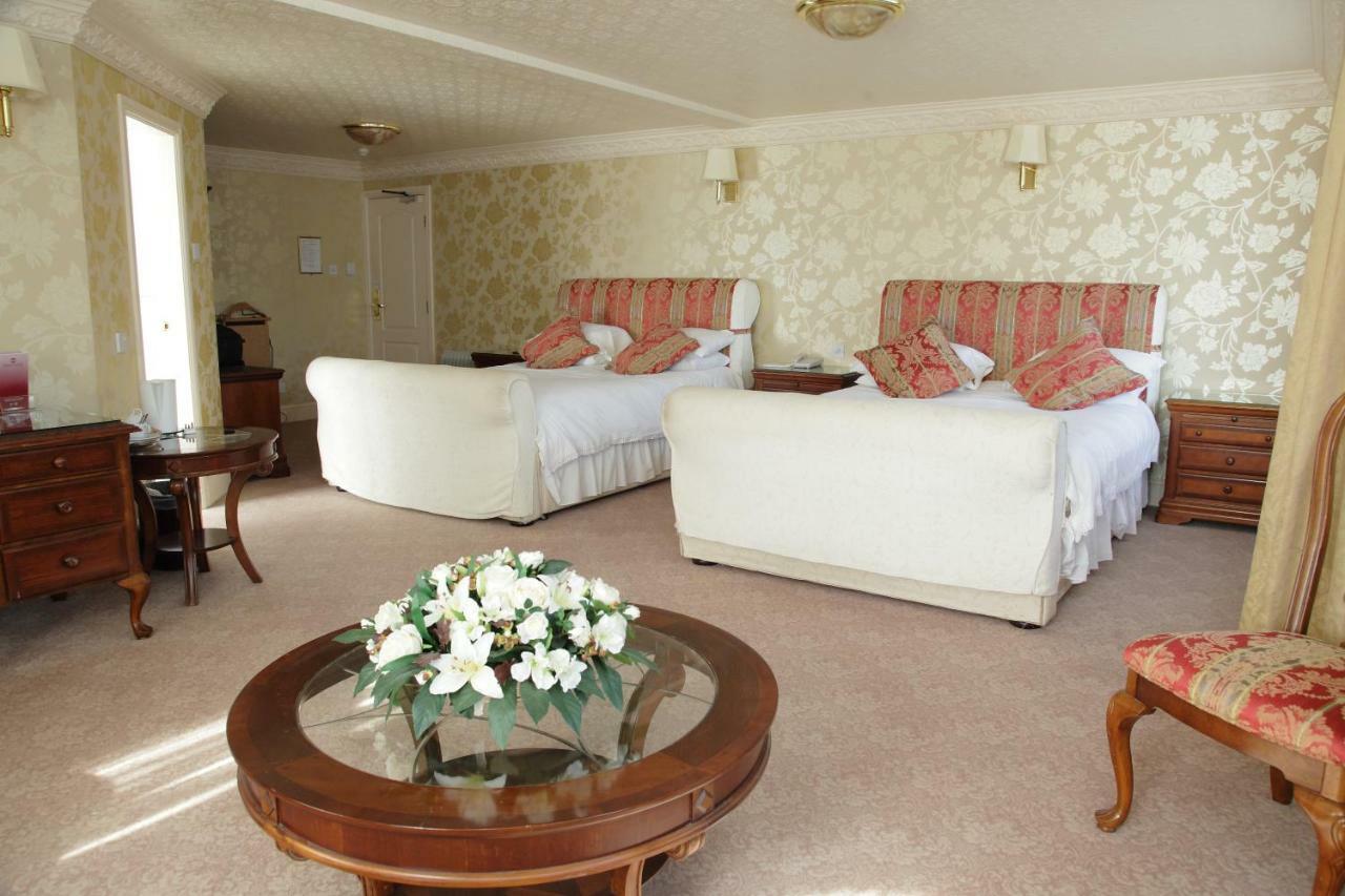 Bredbury Hall Hotel สต็อกพอร์ต ภายนอก รูปภาพ
