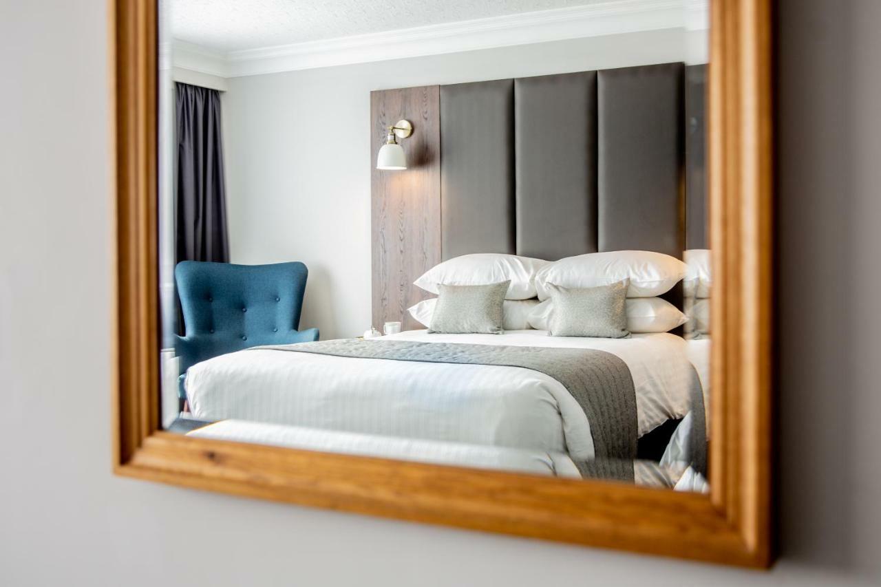 Bredbury Hall Hotel สต็อกพอร์ต ภายนอก รูปภาพ